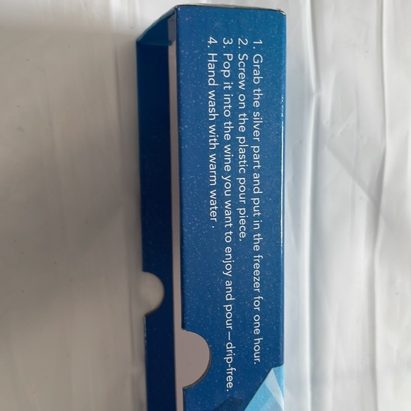 Traveling Vineyard wine bottle chiller-NIB - Picture 2 of 5